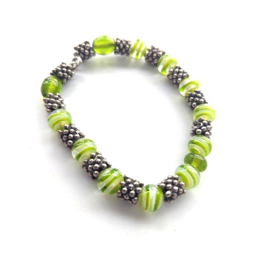 Vintage Artisan Boho Peridot Green Swirled Art Glass Beaded Bracelet